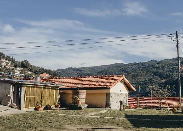 Casa Da Carvalha * 瓦莱迪坎布拉